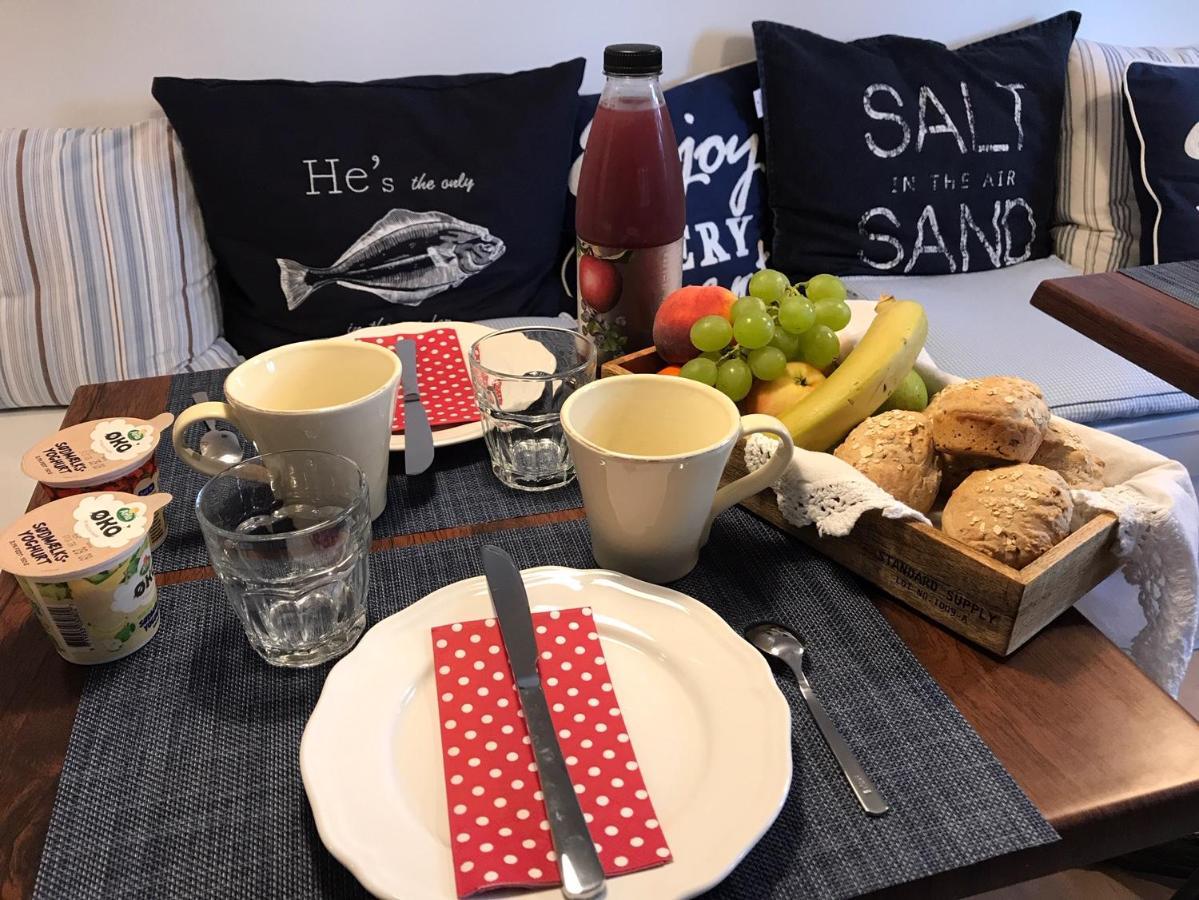 Trouville Bed & Breakfast Hornbaek Bagian luar foto